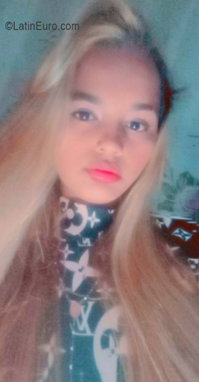 Date this hot Venezuela girl Carolina from Acarigua VE4063