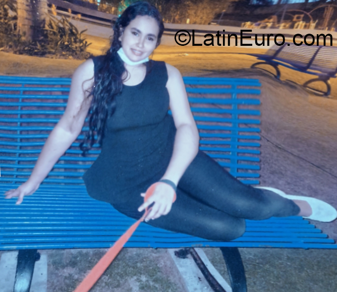 Date this pretty Panama girl Patricia from Panamá PA1302