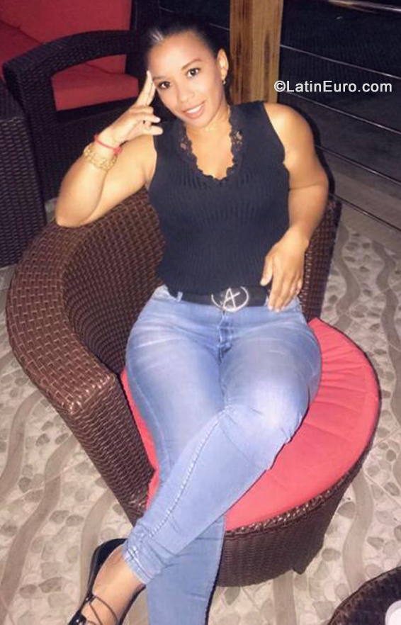 Date this nice looking Dominican Republic girl Maria from San Francisco Macoris DO40279