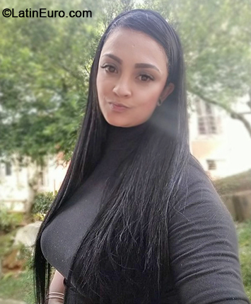Date this gorgeous Colombia girl KAREN from Medellin CO30982