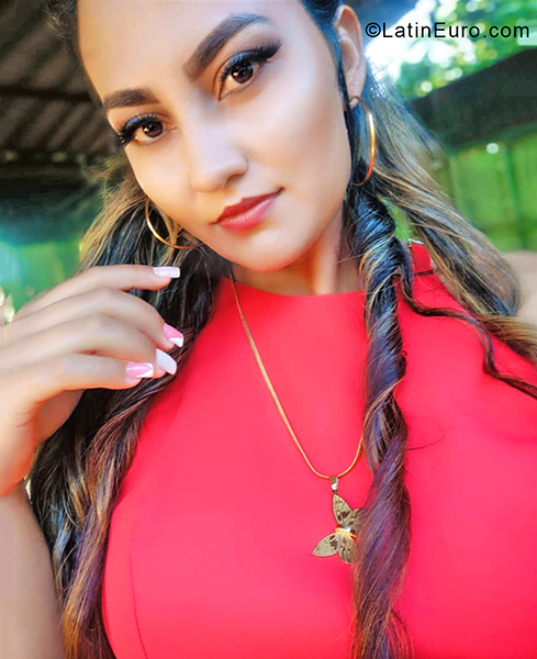Date this nice looking Paraguay girl Jessica from Hernandarias PY64