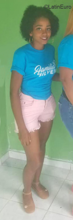 Date this cute Dominican Republic girl Cristin from Santo Domingo DO40334
