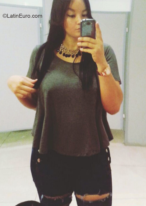 Date this funny Dominican Republic girl Amaia from Santo Domingo DO40339