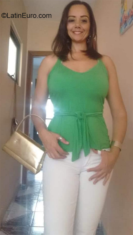 Date this sensual Brazil girl Nadia from Sao Paulo BR11531