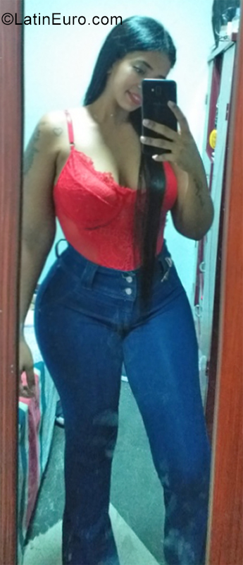 Date this delightful Colombia girl Angelica from Cali CO31064