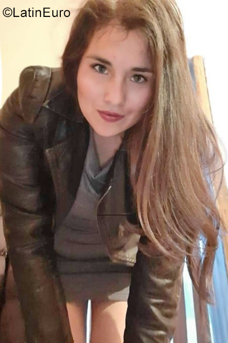 Date this pretty Peru girl Vanesa from Cusco PE1942