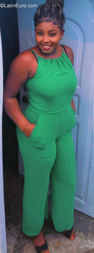 Date this tall Dominican Republic girl MeechlovePr from Santo Domingo DO40372