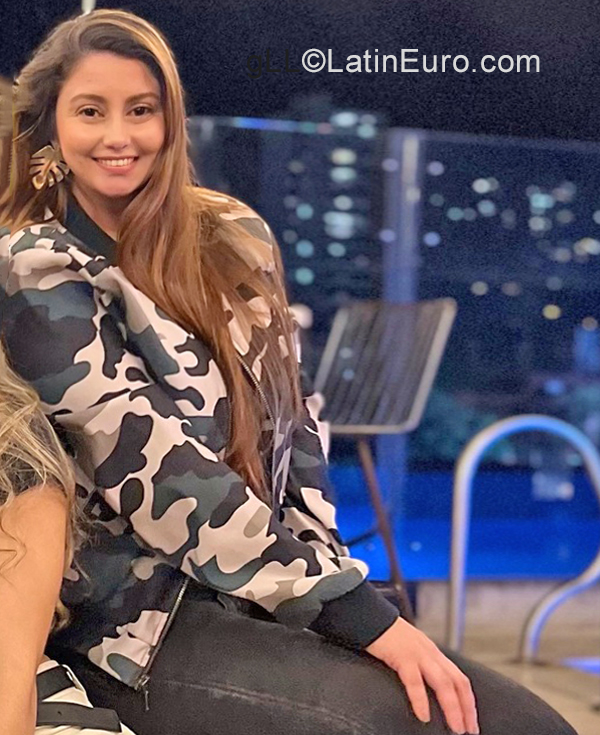 Date this nice looking Colombia girl Paula from Medellin CO31111