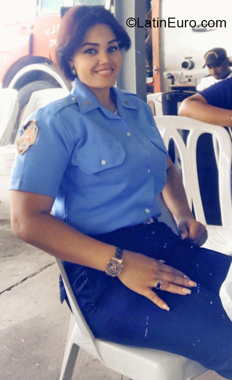 Date this georgeous Dominican Republic girl Iris from Santo Domingo DO40421