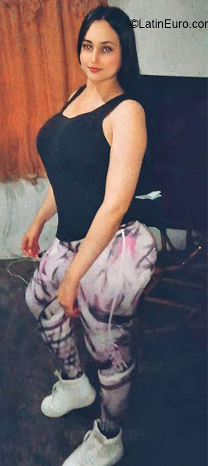 Date this foxy Venezuela girl Astrid leon from Cumana VE4117