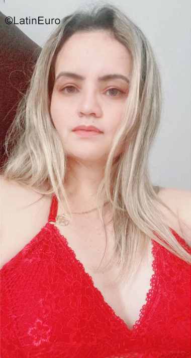 Date this tall Brazil girl Camila from Uberlândia BR11589
