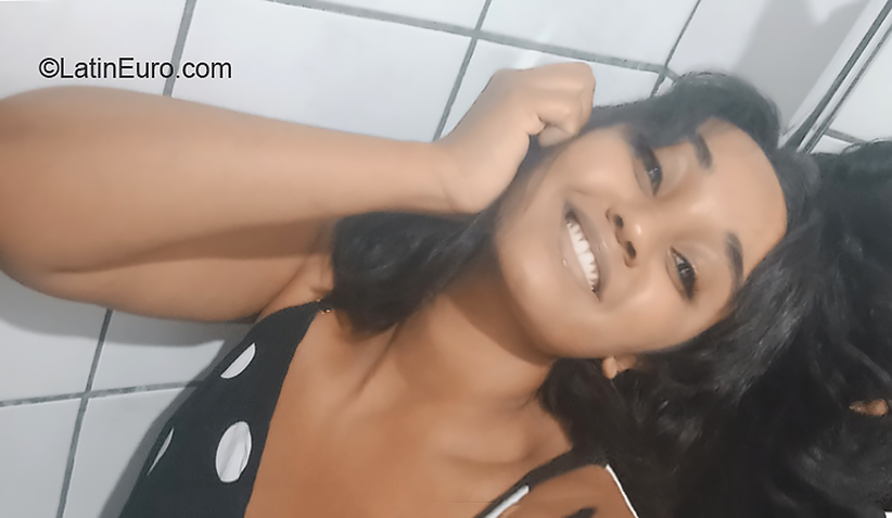 Date this pretty Brazil girl VANESSA from Belo Horizonte BR11605