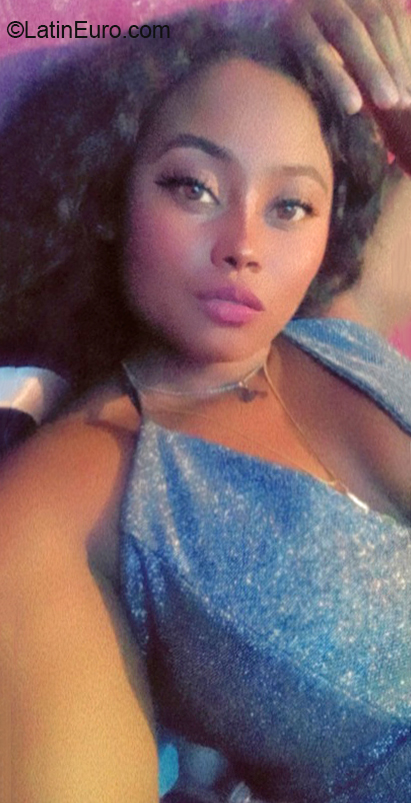 Date this georgeous Colombia girl Alejandra from Bogota CO31236