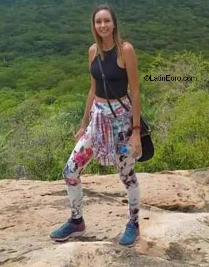 Date this exotic Brazil girl Raniely from SERRA TALHADA BR11639