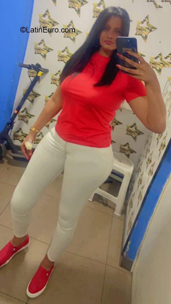 Date this good-looking Spain girl Lapatrona from Barcelona ES680