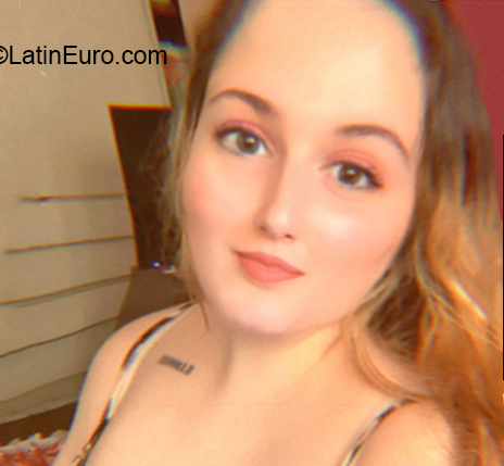 Date this pretty Uruguay girl Valentina from Montevideo UY87