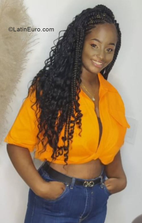 Date this stunning Colombia girl Lisa from Cali CO31336