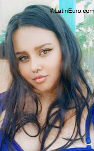 Date this sensual Colombia girl Liseth from Neiva CO31357