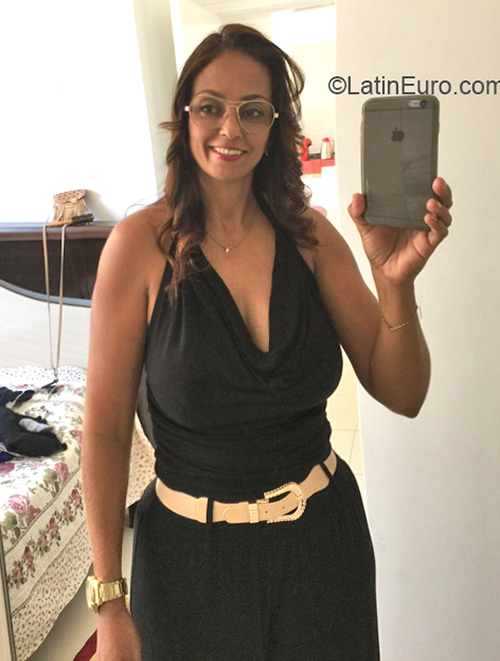 Date this nice looking United States girl Marcileide from Dallas US21608