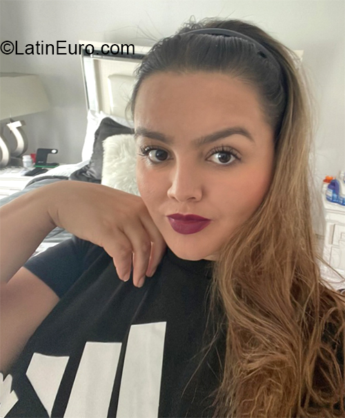 Date this exotic United States girl Fernanda from New York US21623