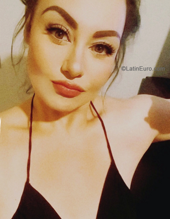 Date this hot Mexico girl Belen from Guadalajara MX2564