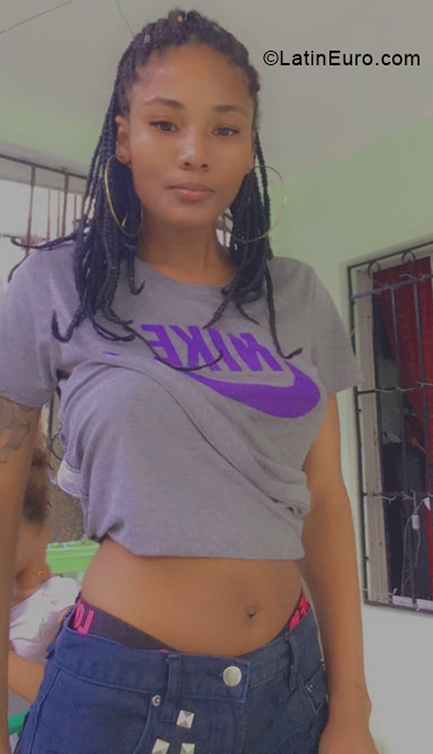 Date this voluptuous Dominican Republic girl Sofia from Puerto Plata DO40623