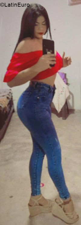 Date this charming Colombia girl Rosa from Medellin CO31451