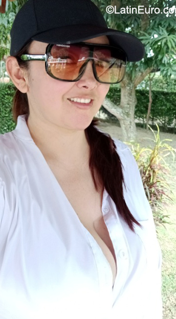 Date this pretty Colombia girl Leidy from Medellin CO31525