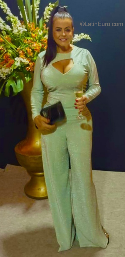 Date this sultry Brazil girl Lenimara from Brasília BR11741