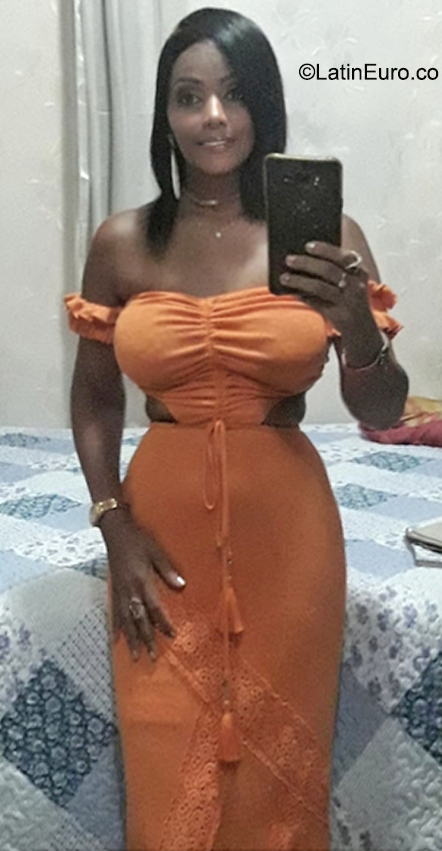 Date this funny Brazil girl Ana Rita from Salvador BR11750