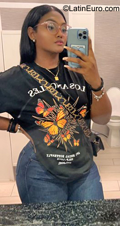 Date this stunning Dominican Republic girl Maria from Santiago DO40699