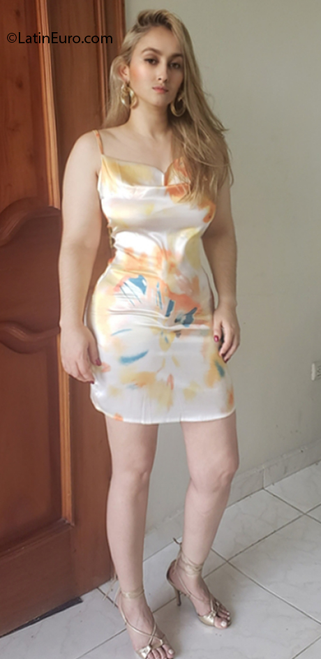 Date this happy Dominican Republic girl Alondra from Santiago DO40754