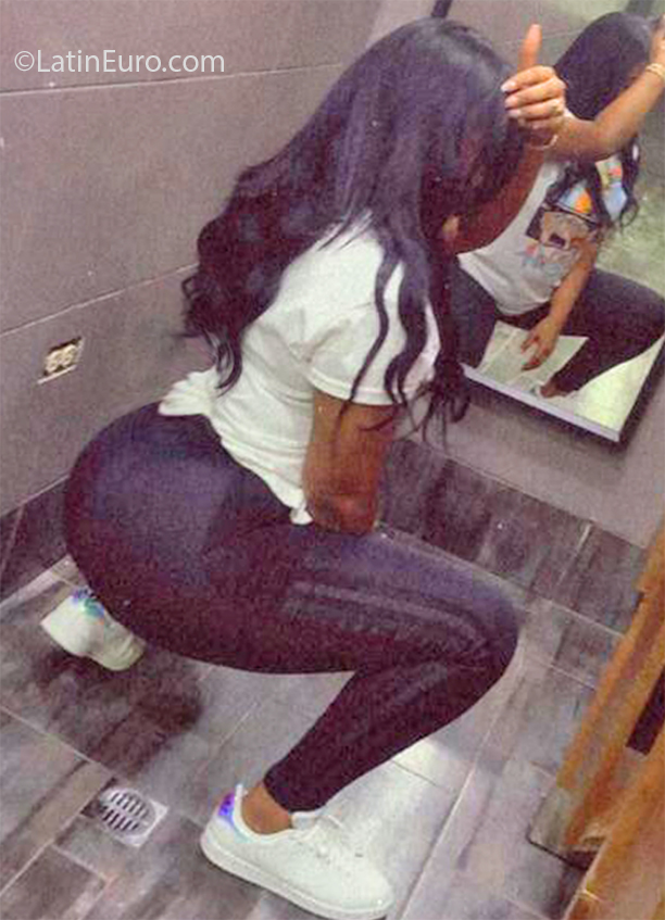 Date this passionate Dominican Republic girl Nicky from Santo Domingo DO40757