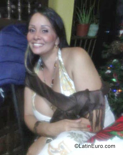 Date this athletic Venezuela girl Nela from Venezuela VE4196