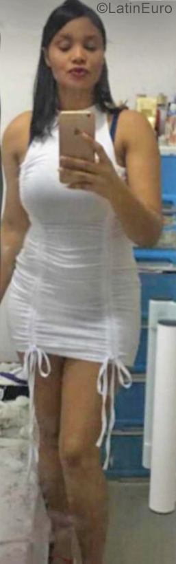 Date this stunning Dominican Republic girl Elisaura Recio from Santiago DO40774
