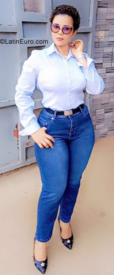 Date this georgeous Ivory Coast girl Dirantia from Abidjan IC100