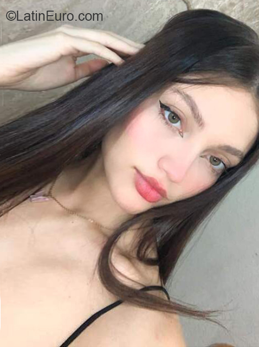 Date this passionate Colombia girl Valentina from Cali CO31744