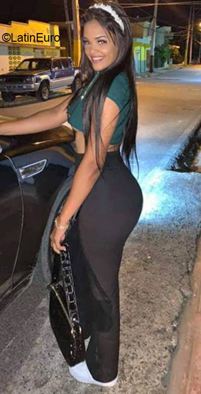 Date this foxy Dominican Republic girl Camila peguero from Santo Domingo DO40834