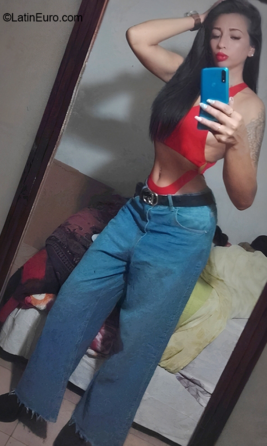 Date this sultry Argentina girl Carolina from Buenos Aires AR872