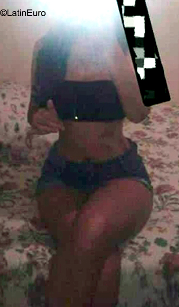 Date this nice looking Paraguay girl Noemi from Asuncion PY71