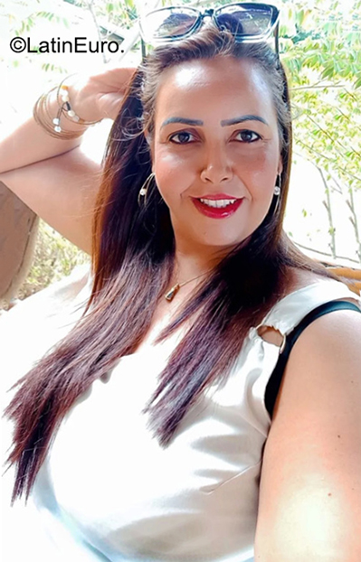 Date this stunning Brazil girl Renata from Brasil BR11937