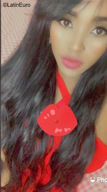 Date this attractive Dominican Republic girl Monica from Santo Domingo DO40888