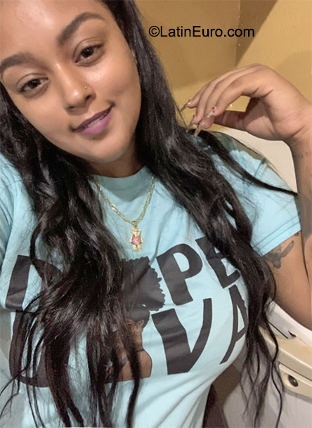 Date this exotic Dominican Republic girl Grissel from Santo Domingo DO40921