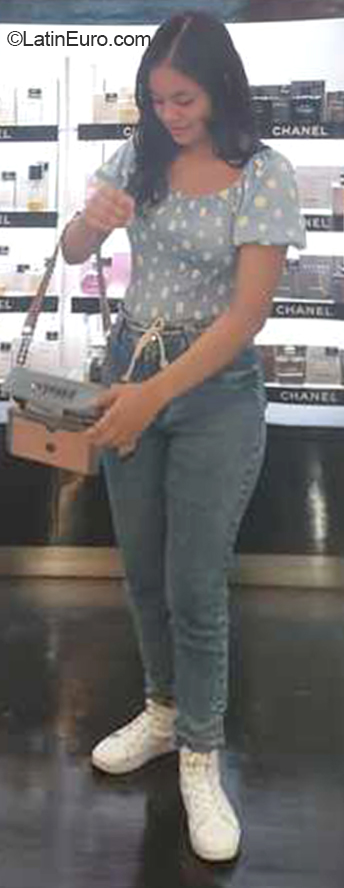 Date this nice looking Brazil girl Jamily from Manaus BR12037