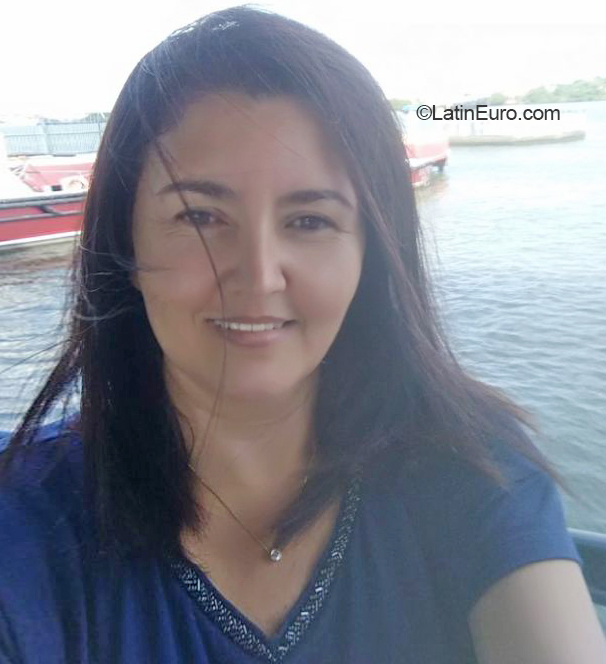 Date this good-looking Aruba girl Li from Sao Paulo - Sao Roque BR12047