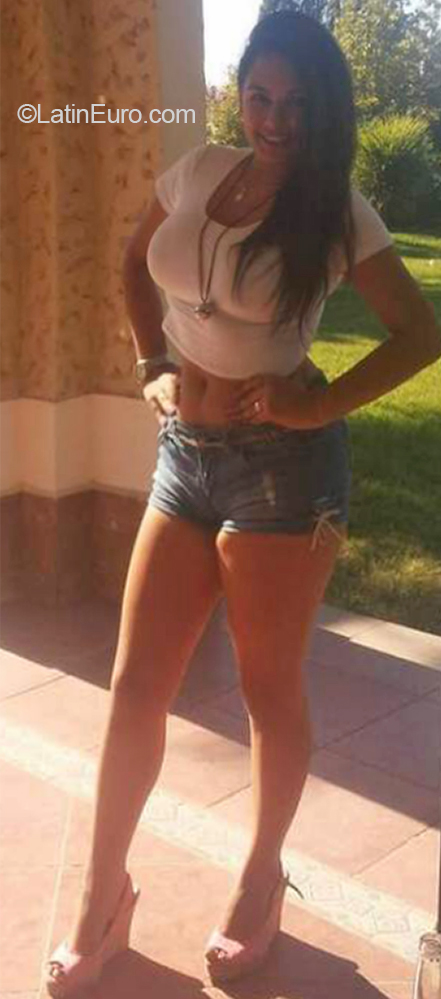 Date this nice looking Chile girl Angeli from  CL347