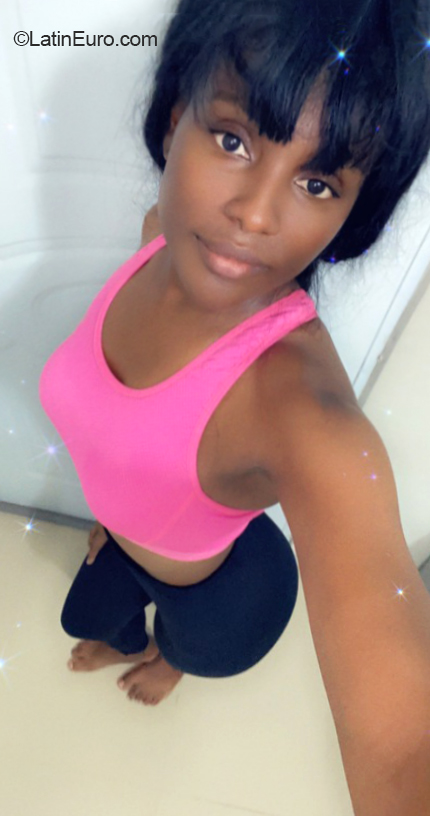 Date this sultry Dominican Republic girl Karen from San Pedro De Macorís DO40967