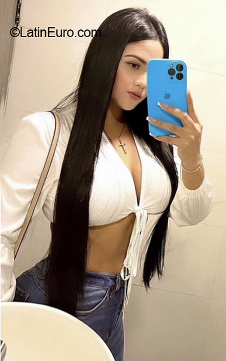 Date this foxy Mexico girl Kasandra from Gómez MX2624
