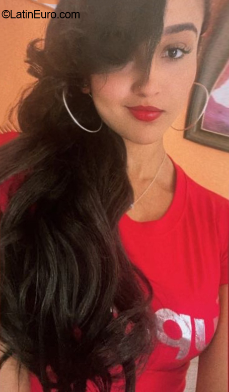 Date this young Dominican Republic girl Yuleisy from Cotui DO40980