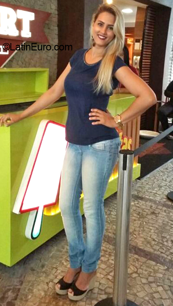 Date this fun Brazil girl Nathalia from Rio De Janeiro BR12085